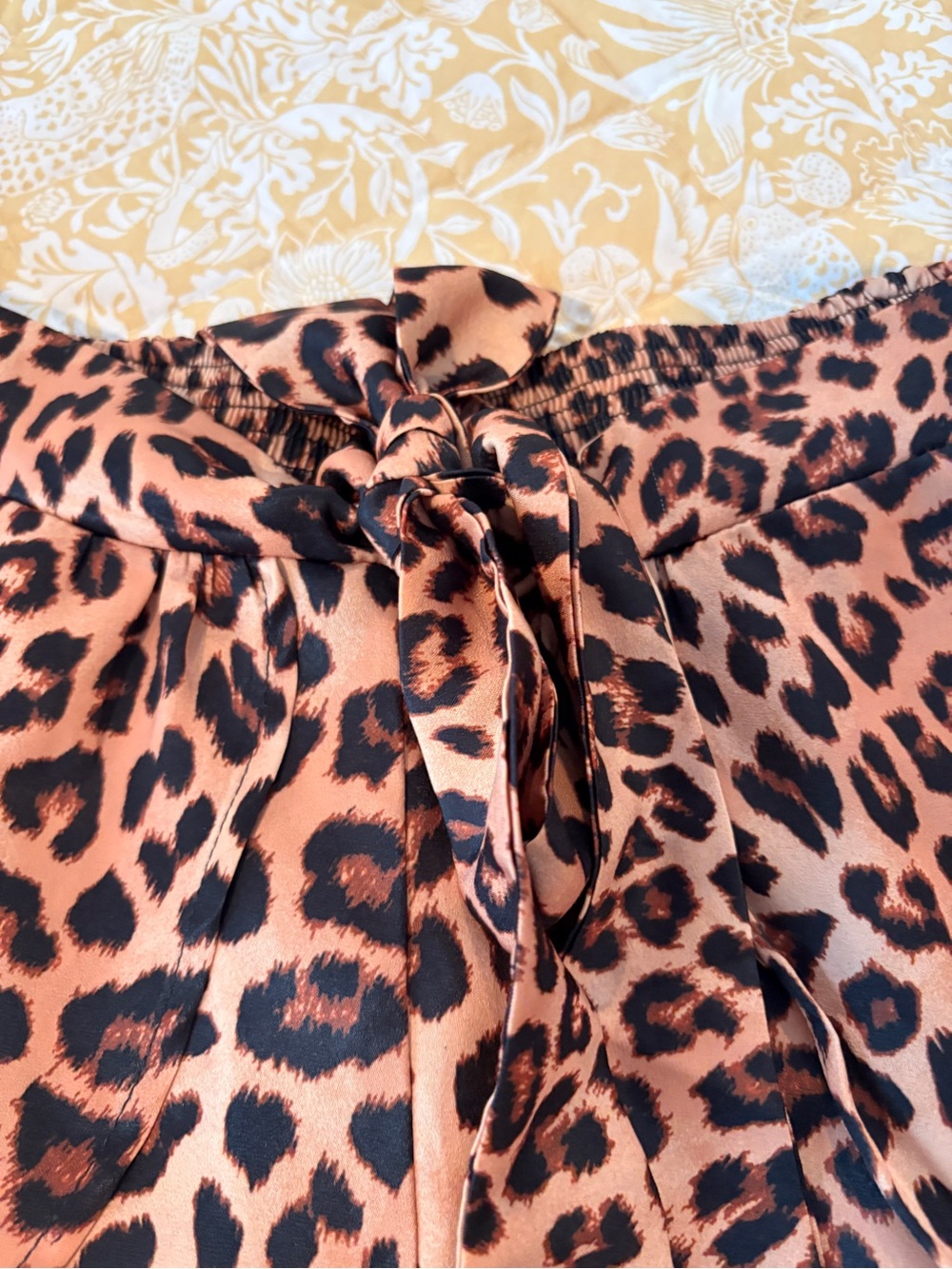 summersalt Leopard Ruffle Shorts Large - Picture 2 of 3